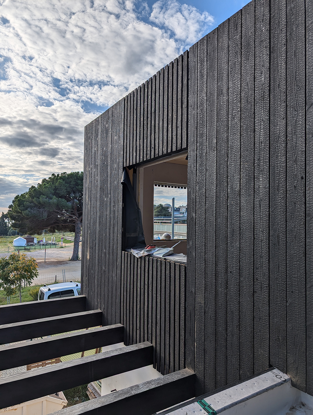 burnt-timber-cladding-boards-shou-sugi-ban-technique